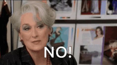 il.diavolo veste prada gif
